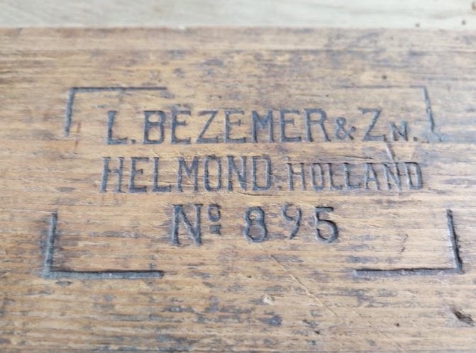 L. Bezemer Sigaren mal plank incl de sigaren., Ophalen of Verzenden, Zo goed als nieuw, Tabaksdoos of Verpakking