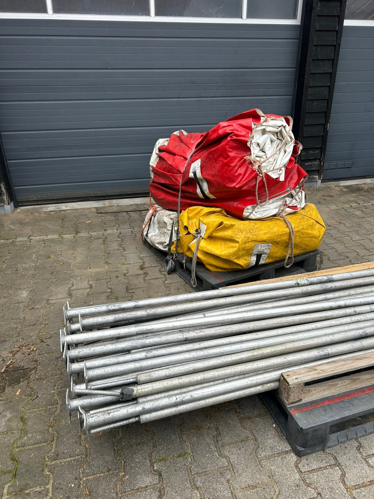 Spantent feesttent 10 x 20, Ophalen
