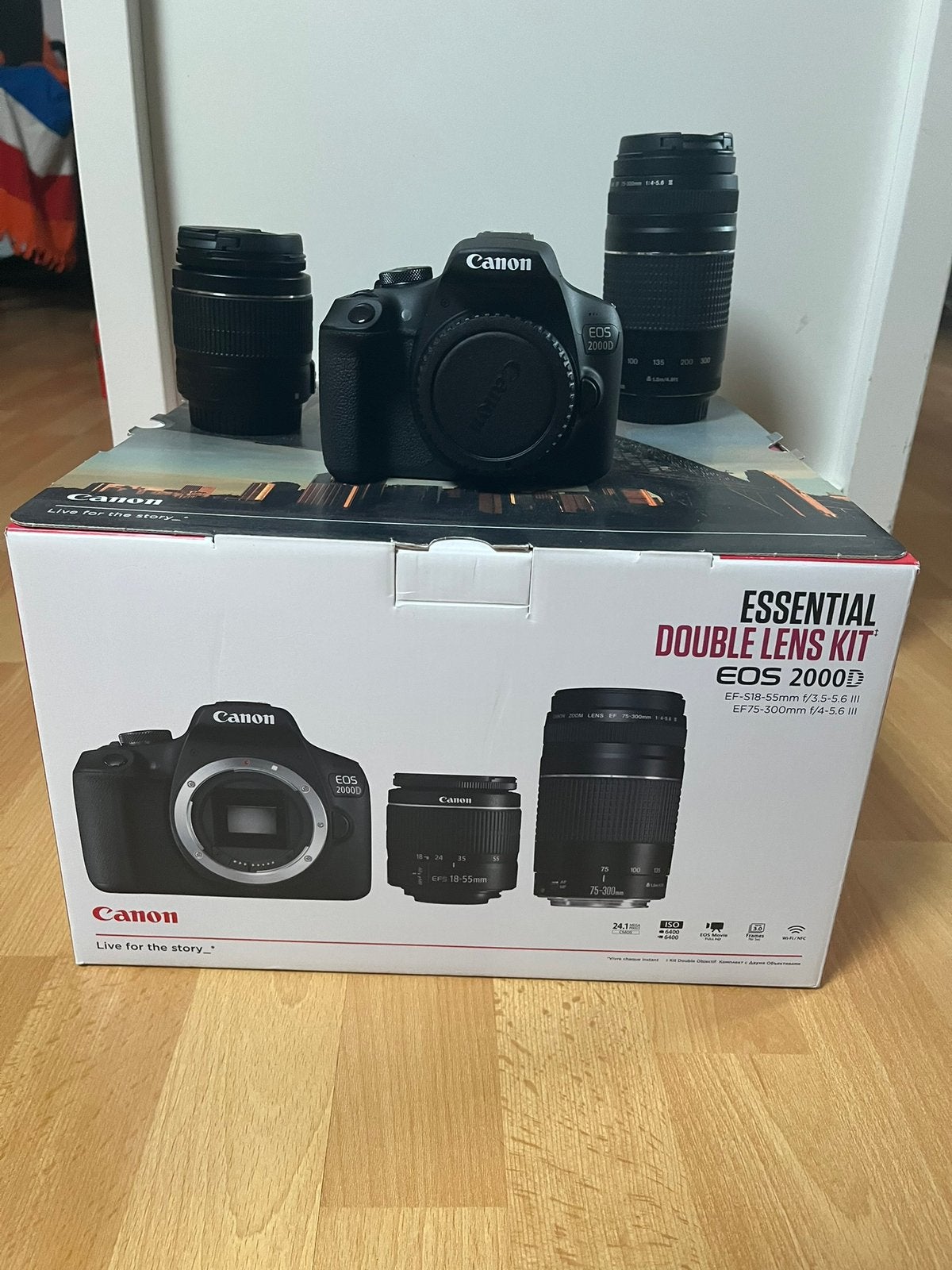 Canon essential double lens kit eos 2000D + Cameratas, Geheugenkaart, Spiegelreflex, Canon, Zo goed als nieuw
