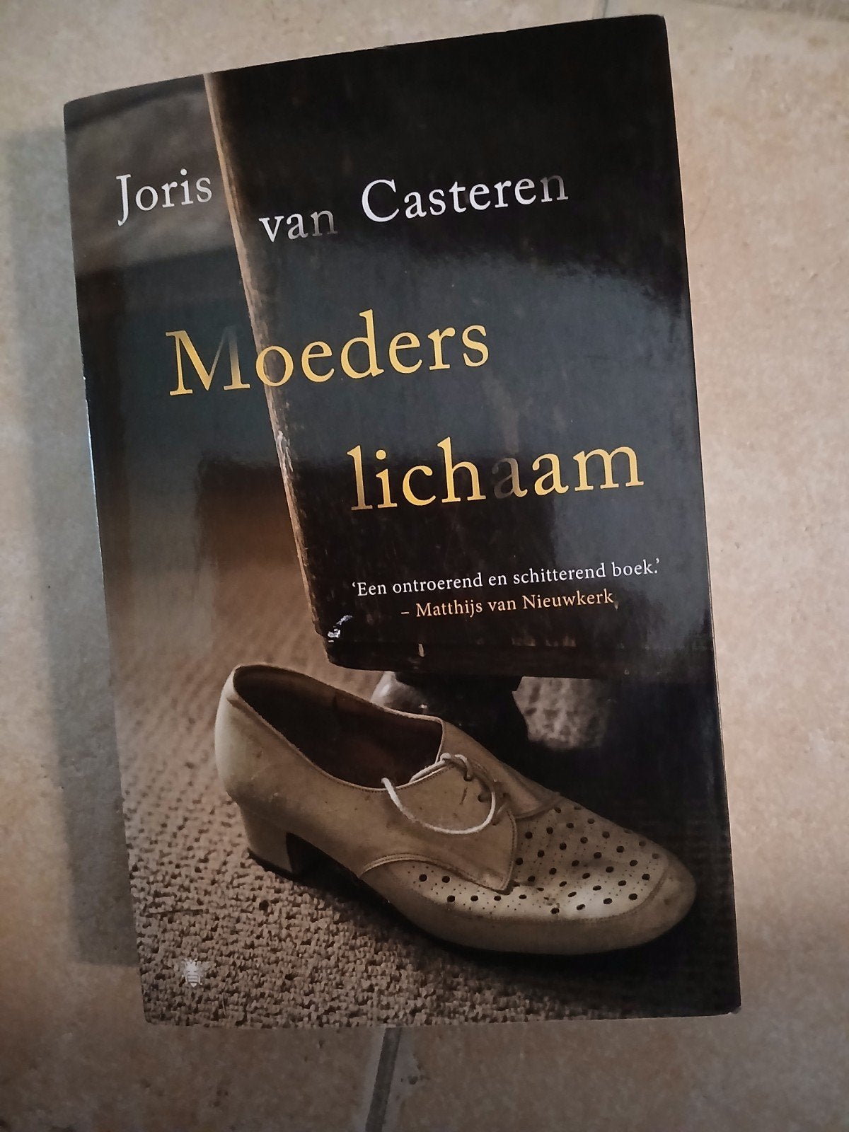 Joris van Casteren - Moeders lichaam, Boeken, Ophalen of Verzenden, Zo goed als nieuw, Joris van Casteren