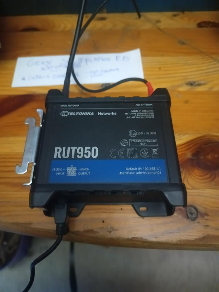 Teltonika RUT950 Router & Phoenix Switch 1001T-4P, Ophalen of Verzenden, Gebruikt