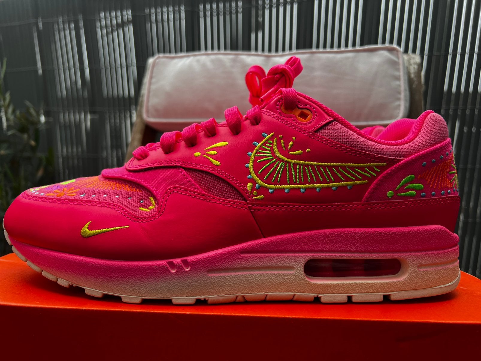 Nike Air Max 1 Dia de Muertos 44, Ophalen of Verzenden, Overige kleuren