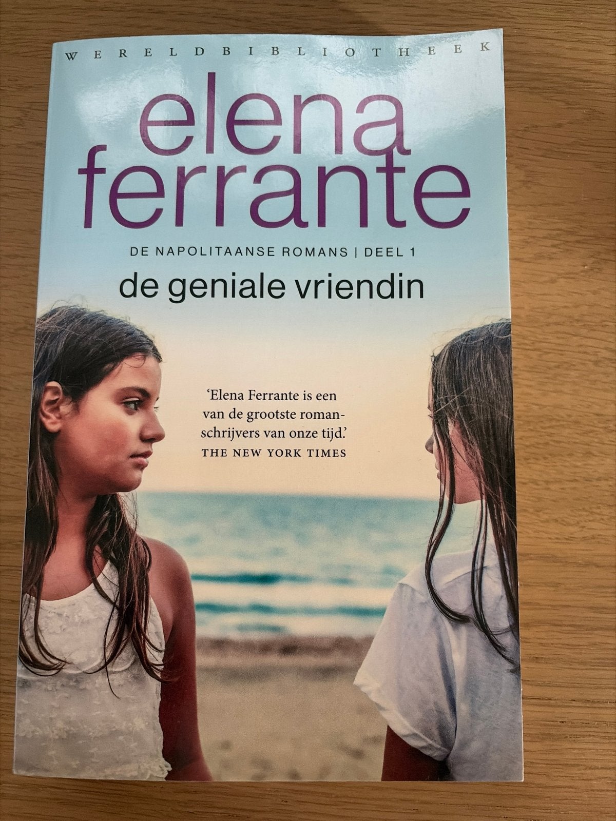 De Geniale Vriendin - Elena Ferrante (Deel 1), Ophalen of Verzenden, Gelezen, Europa overig