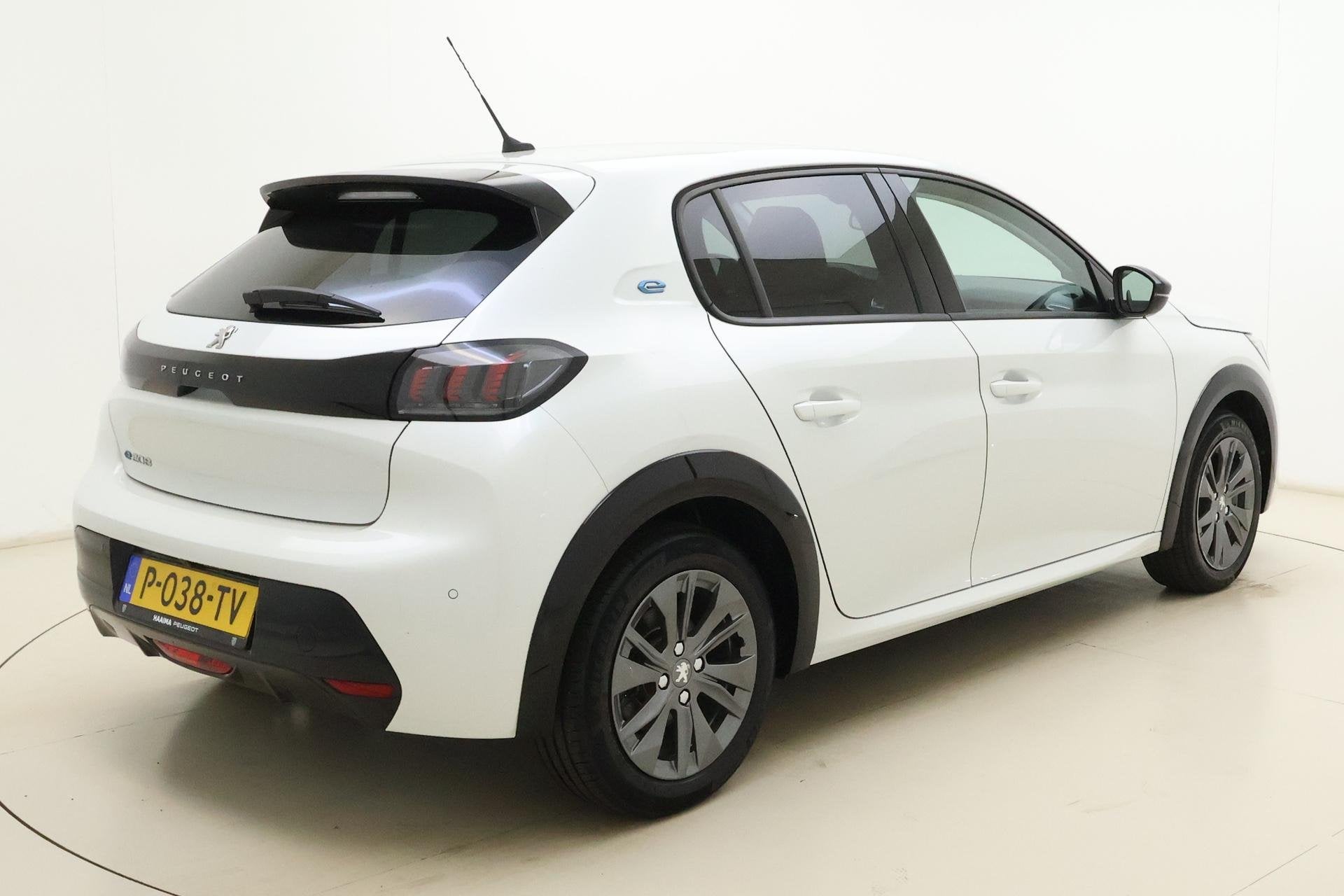 Peugeot e-208 EV Allure Pack 50 kWh 136 PK | 3-Fase | Stoelv, 136 pk, Gebruikt, Automatische klimaatregeling, Leder en Stof