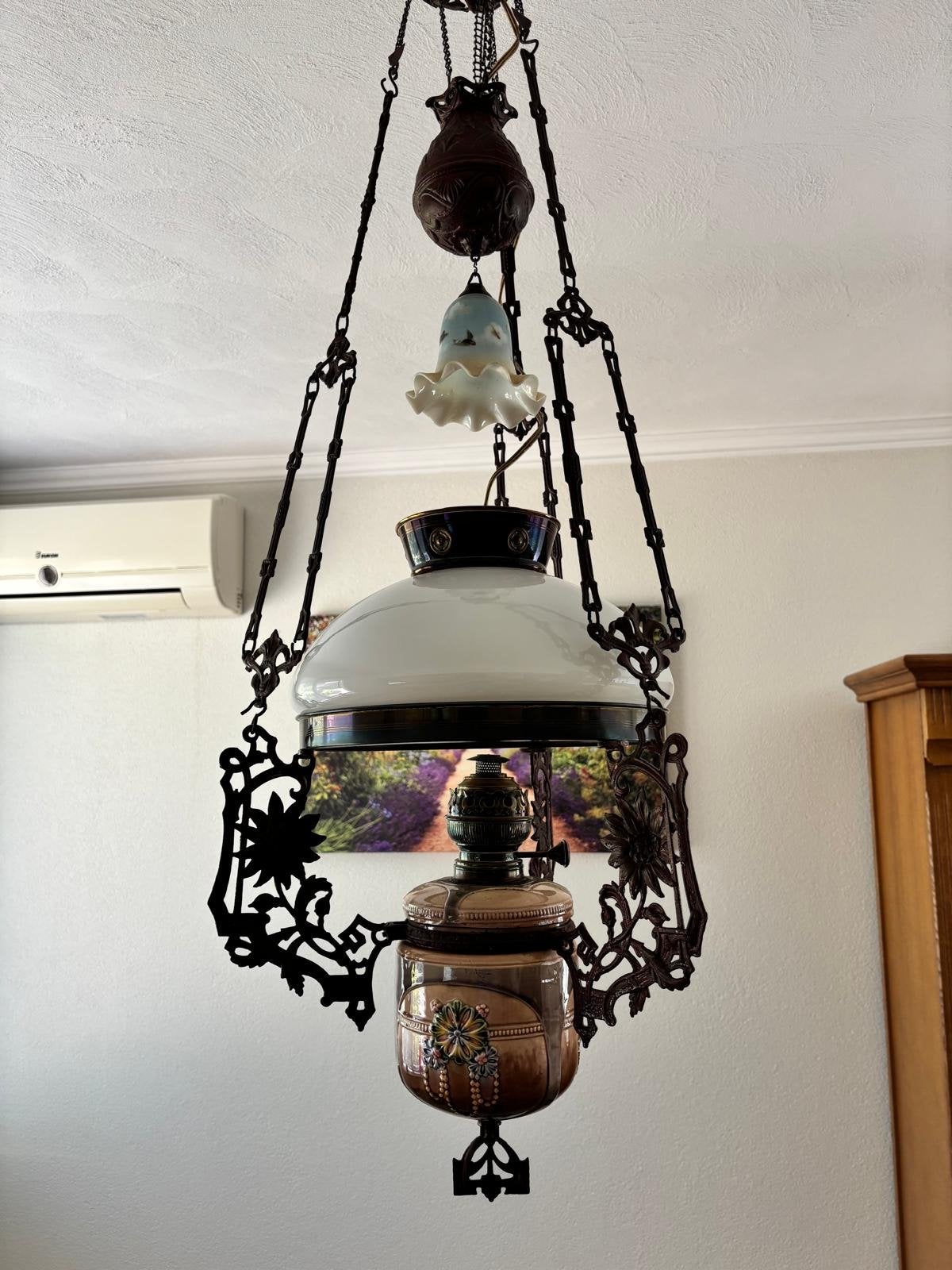 Antieke olielamp hanglamp met decoratieve smeedijzeren detai, Ophalen