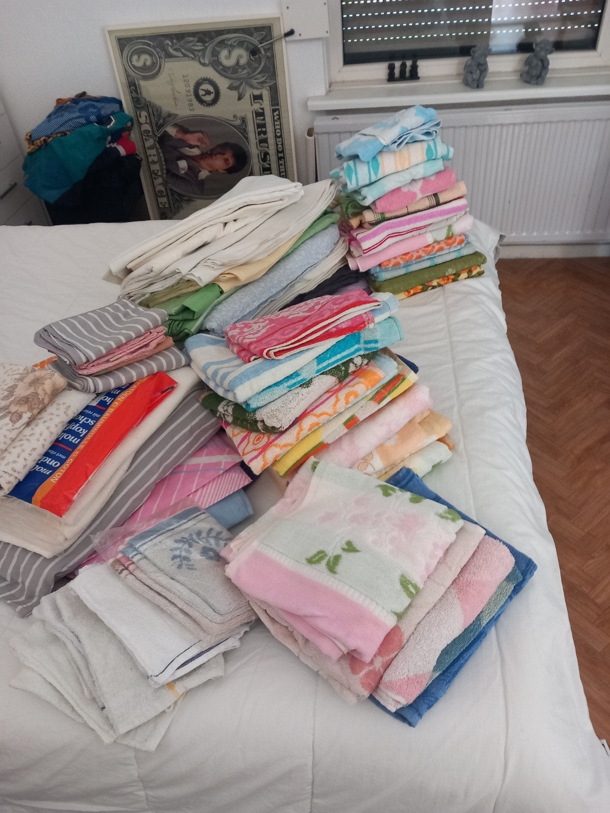 38 handdoeken 18 washandjes nieuw en veel beddegoed, Ophalen, Nieuw, Handdoek
