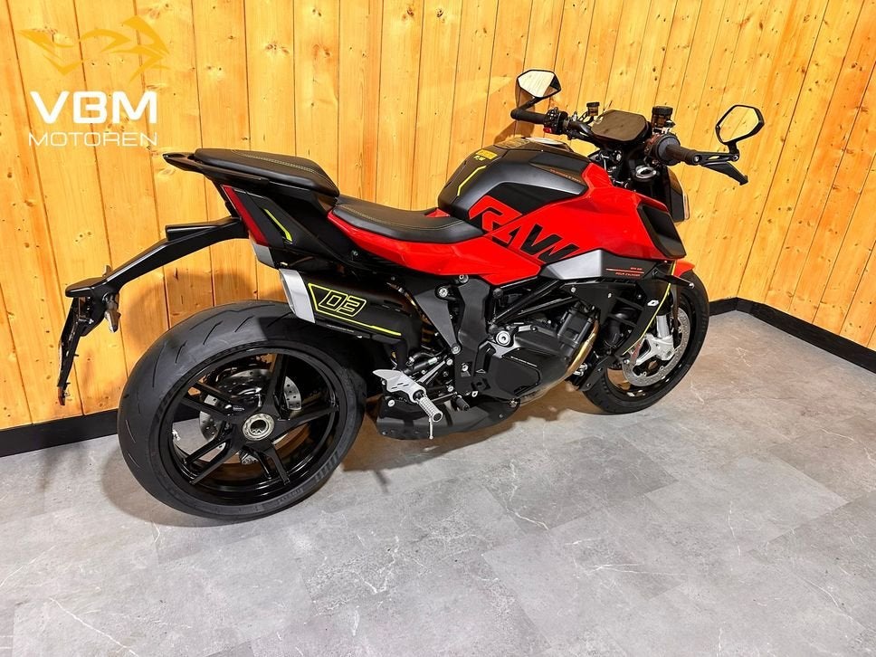 QJMOTOR SRK 921 (bj 2026) 0Km, Motoren, 4 cilinders, Motorrijbewijs A, Bedrijf, Meer dan 35 kW