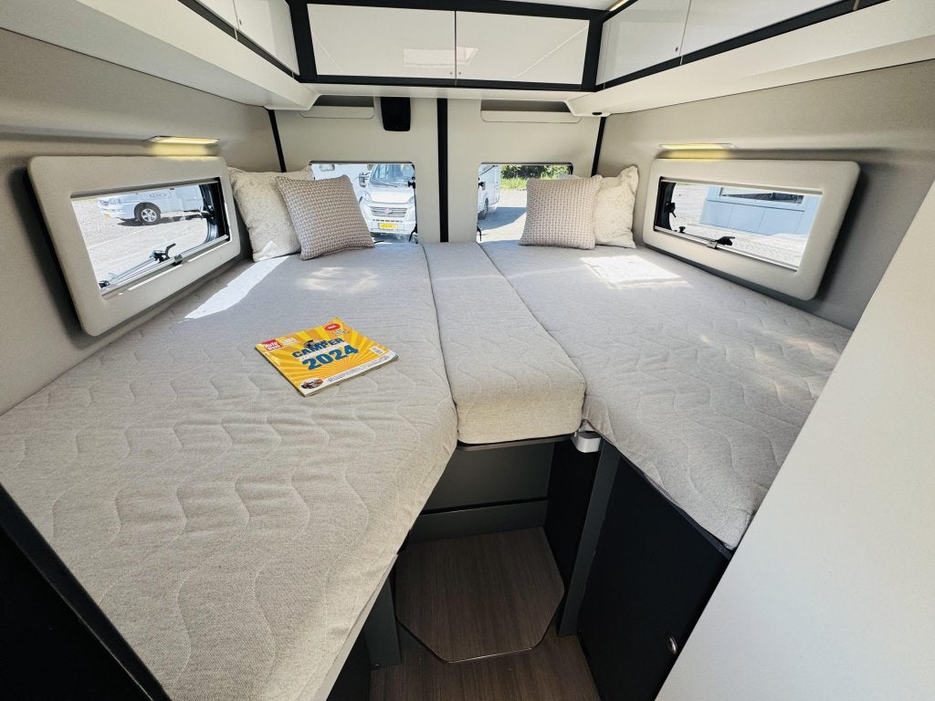 Adria Twin Supreme 640 SLB Enkele bedden 2019, Fiat, Luifel, 6 tot 7 meter, Bedrijf