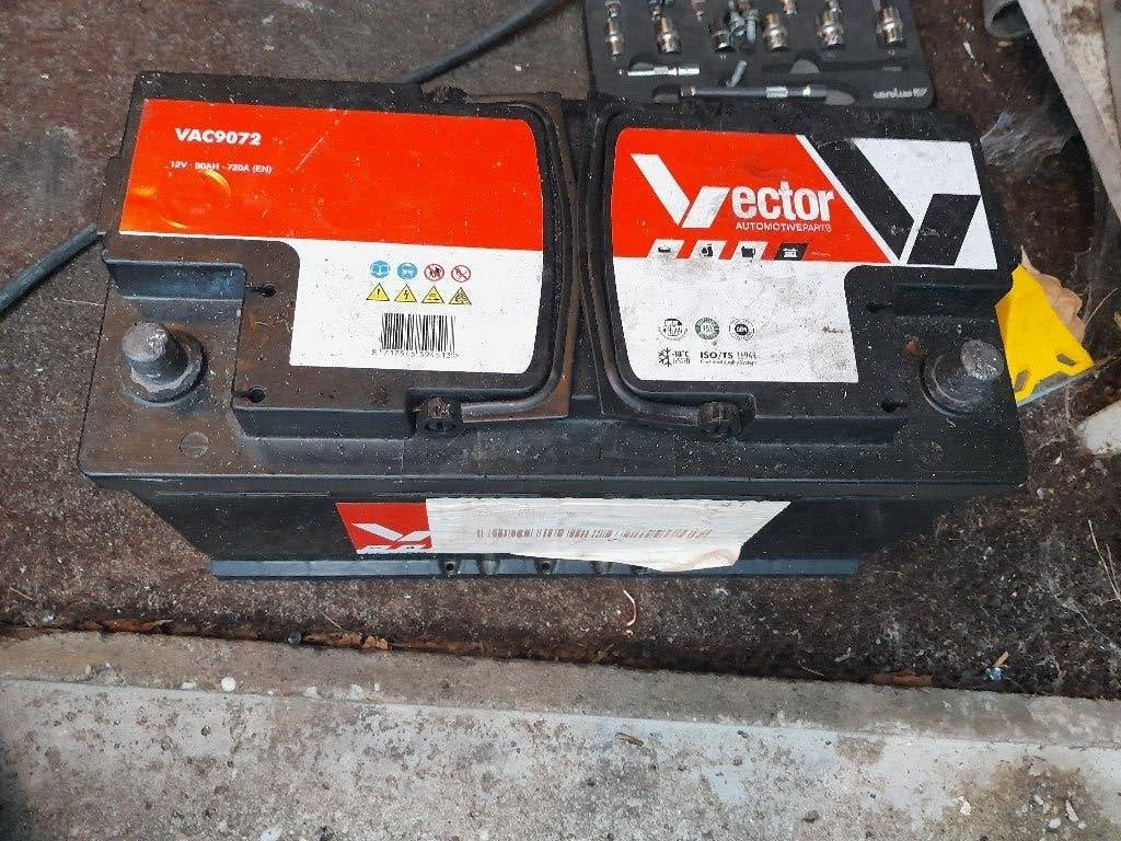 accu  vector 12v 89ah 740 amp, Ophalen, Gebruikt
