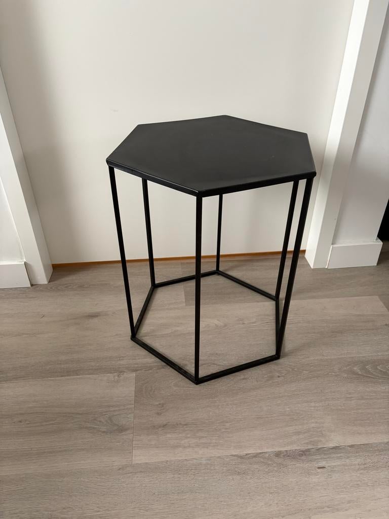 Zwarte metalen bijzettafel/salontafel - Hexagon, Minder dan 50 cm, Ophalen of Verzenden, Zo goed als nieuw, Metaal