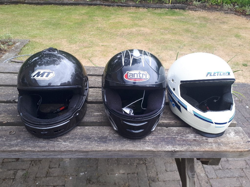 Nog 3 helmen over - 3 euro per stuk, oud maar niet gebruikt, Fietsen en Brommers, Ophalen, Gebruikt, Medium