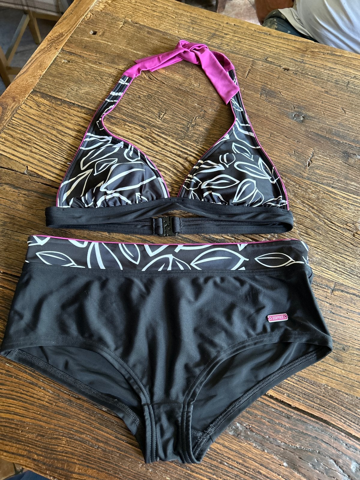 Esprit Bikini Zwart met Bladprint en Roze Details, Ophalen of Verzenden, Zo goed als nieuw, Zwart, Bikini