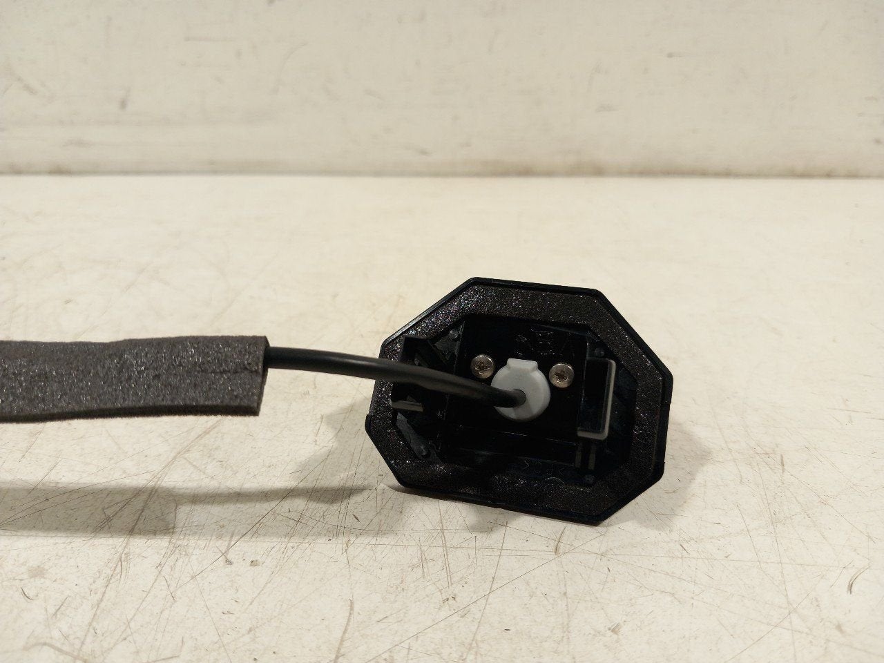 Camera achter Suzuki Ignis, Onderdelen@venauto.nl, Van der Ven Autorecycling B.V., Gebruikt, Ettenseweg 76, 4706 PB Roosendaal, The Netherlands