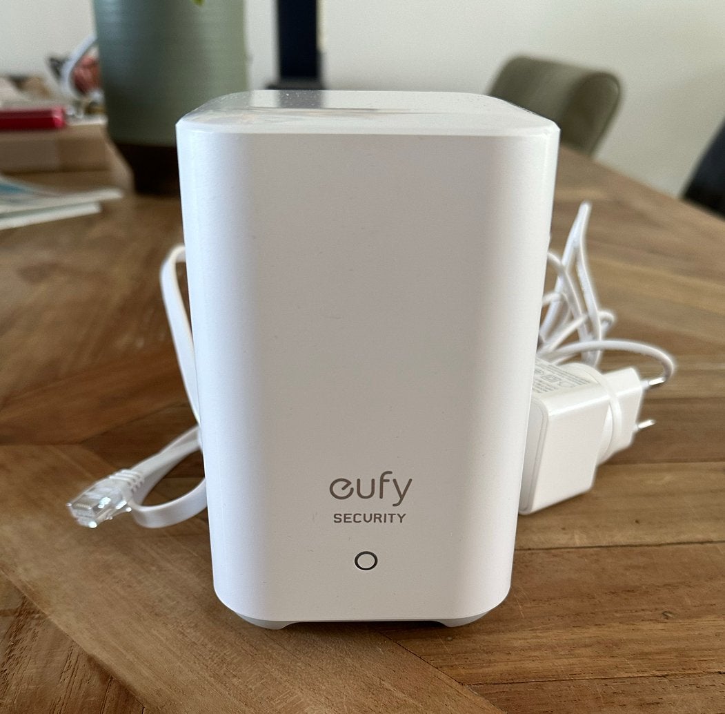 Eufy Homebase 2 - ZGAN met kabels, Ophalen of Verzenden, Zo goed als nieuw