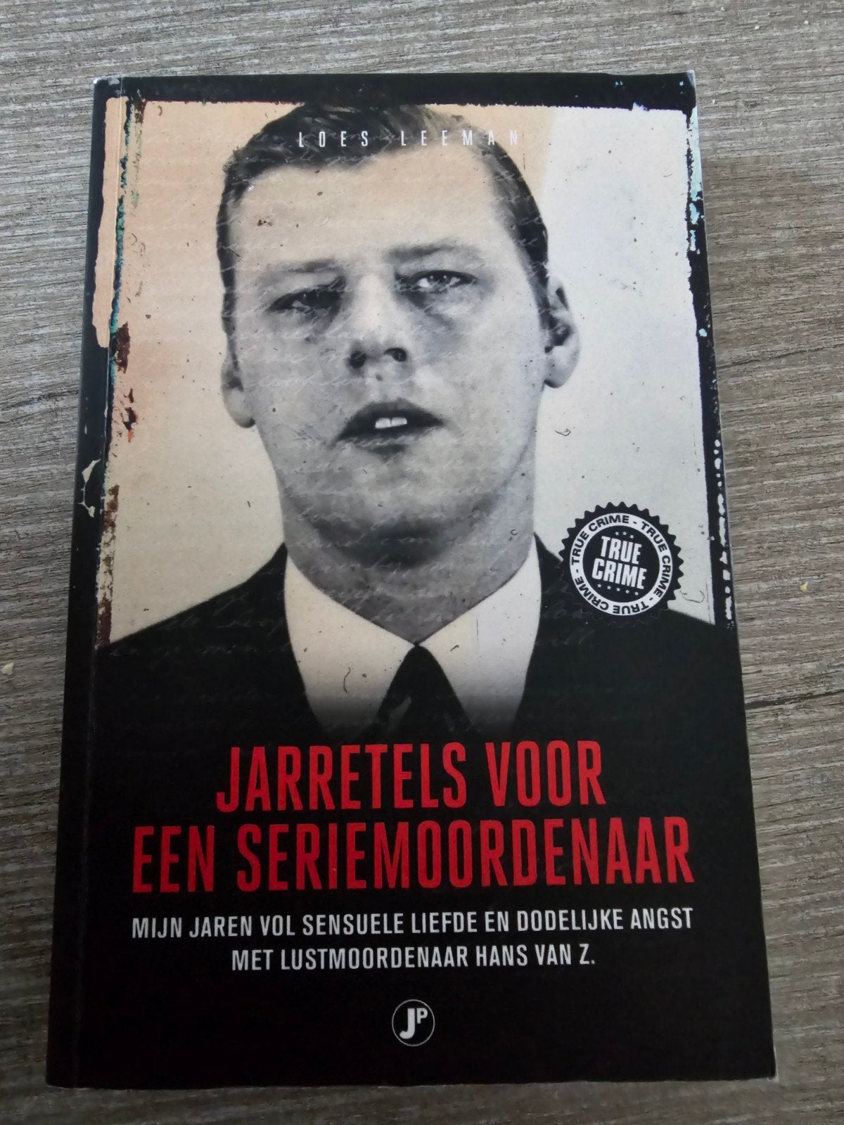 Jarretels voor een seriemoordenaar - Loes Leeman, Ophalen of Verzenden, Gelezen, Loes Leeman