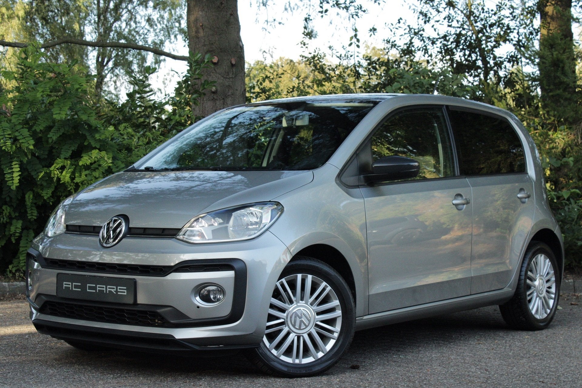 Volkswagen Up! 1.0 TSI High Up! 2017 - Velgen/Cruise/Vol!, Voorwielaandrijving, Stof, Gebruikt, Automatische klimaatregeling