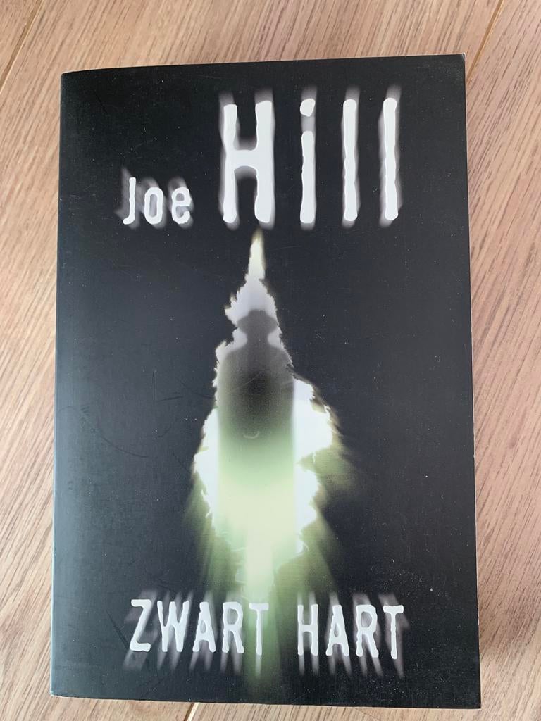 Zwart Hart van Joe Hill, Boeken, Thrillers, Ophalen of Verzenden, Gelezen