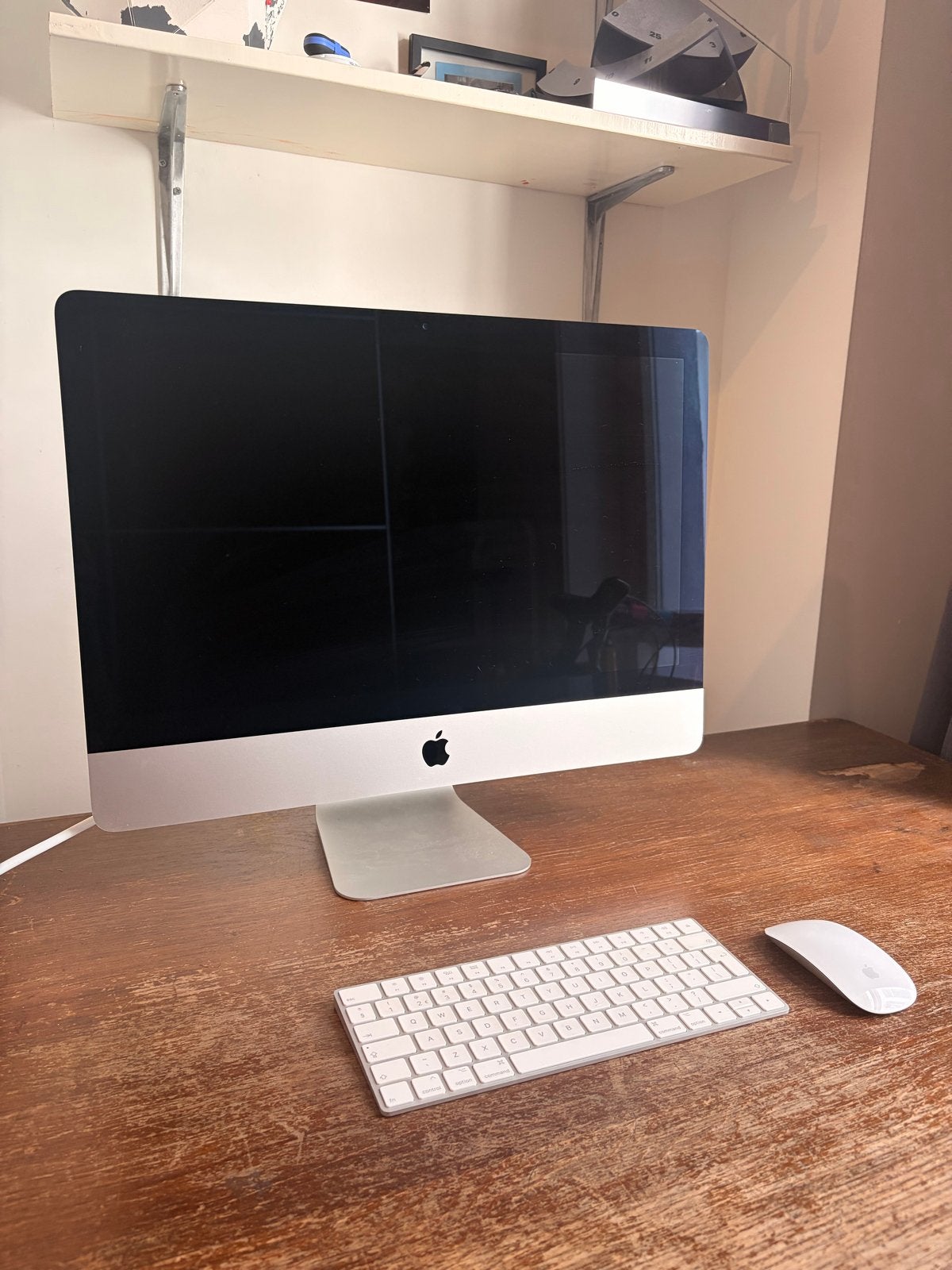 Apple iMac 21.5 inch met Magic Keyboard en Mouse, Computers en Software, Gebruikt, 2 tot 3 Ghz, IMac, Ophalen of Verzenden