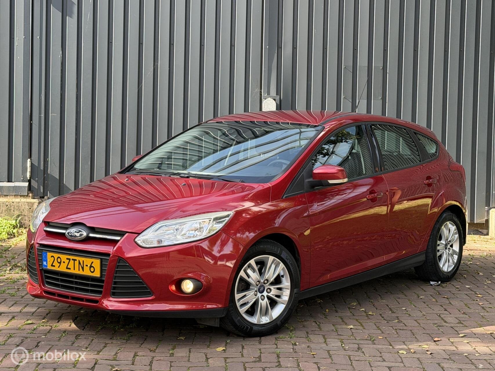 Ford Focus 1.0 EcoBoost Titanium 97,000 Km Nap|Dealer Ondrh|, 101 pk, Gebruikt, 635 kg, 1176 kg