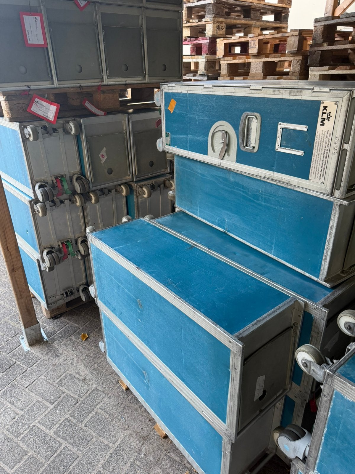Vliegtuigtrolley vliegtuigtrolly airline cart galley trolley, Ophalen, Gebruikt, Trap Trading Inflight, Info@traptrading.nl