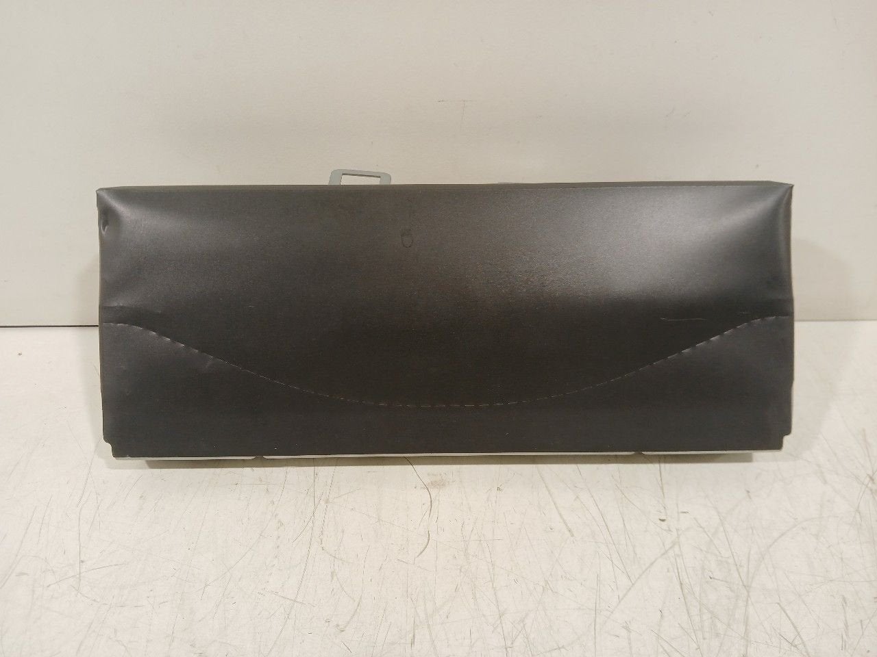Airbag knie links Volkswagen Golf, Onderdelen@venauto.nl, Van der Ven Autorecycling B.V., Gebruikt, Ettenseweg 76, 4706 PB Roosendaal, The Netherlands