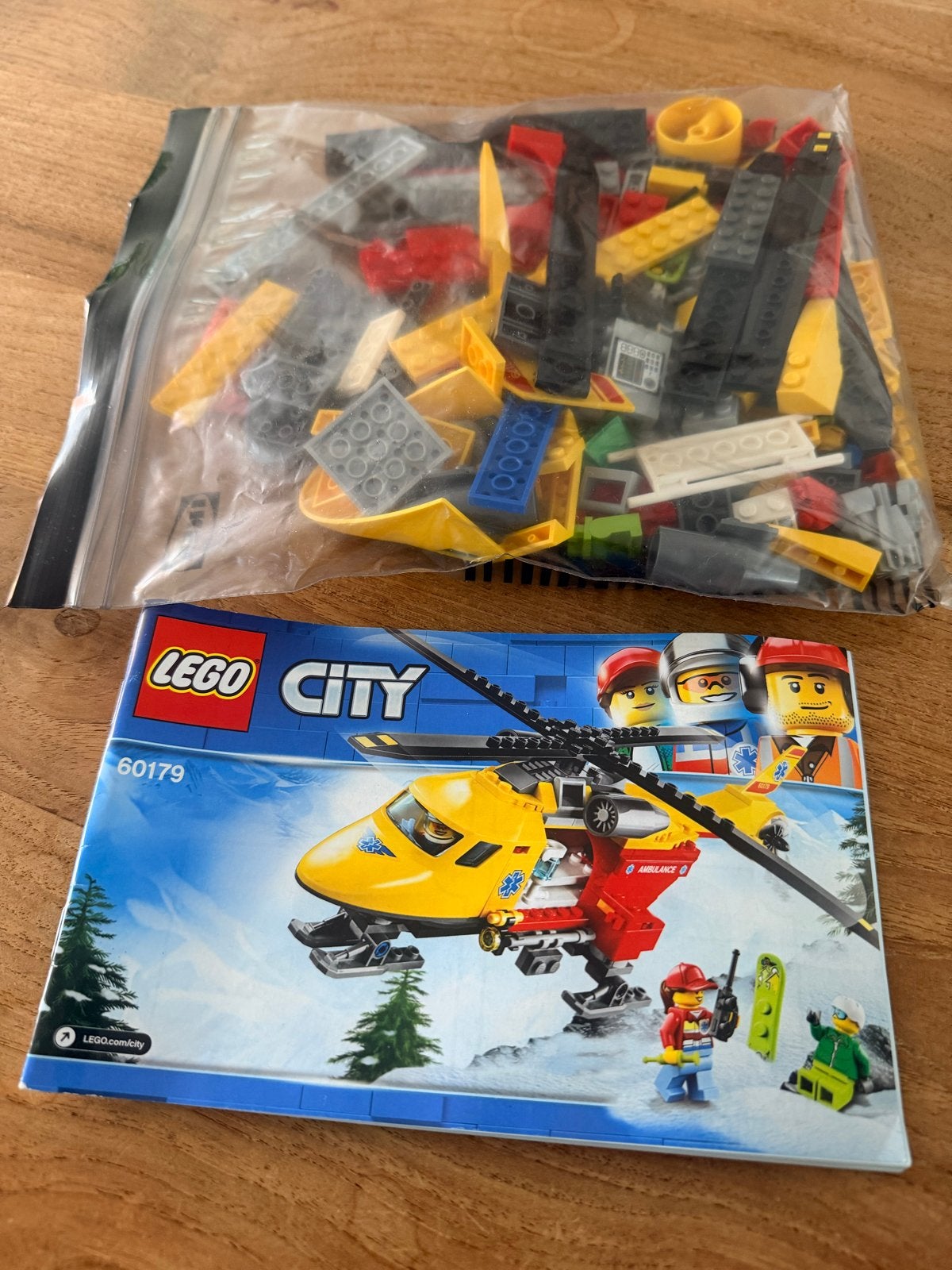 Lego City 60179 Ambulance Helikopter, Kinderen en Baby's, Lego, Ophalen of Verzenden, Compleet, Complete set