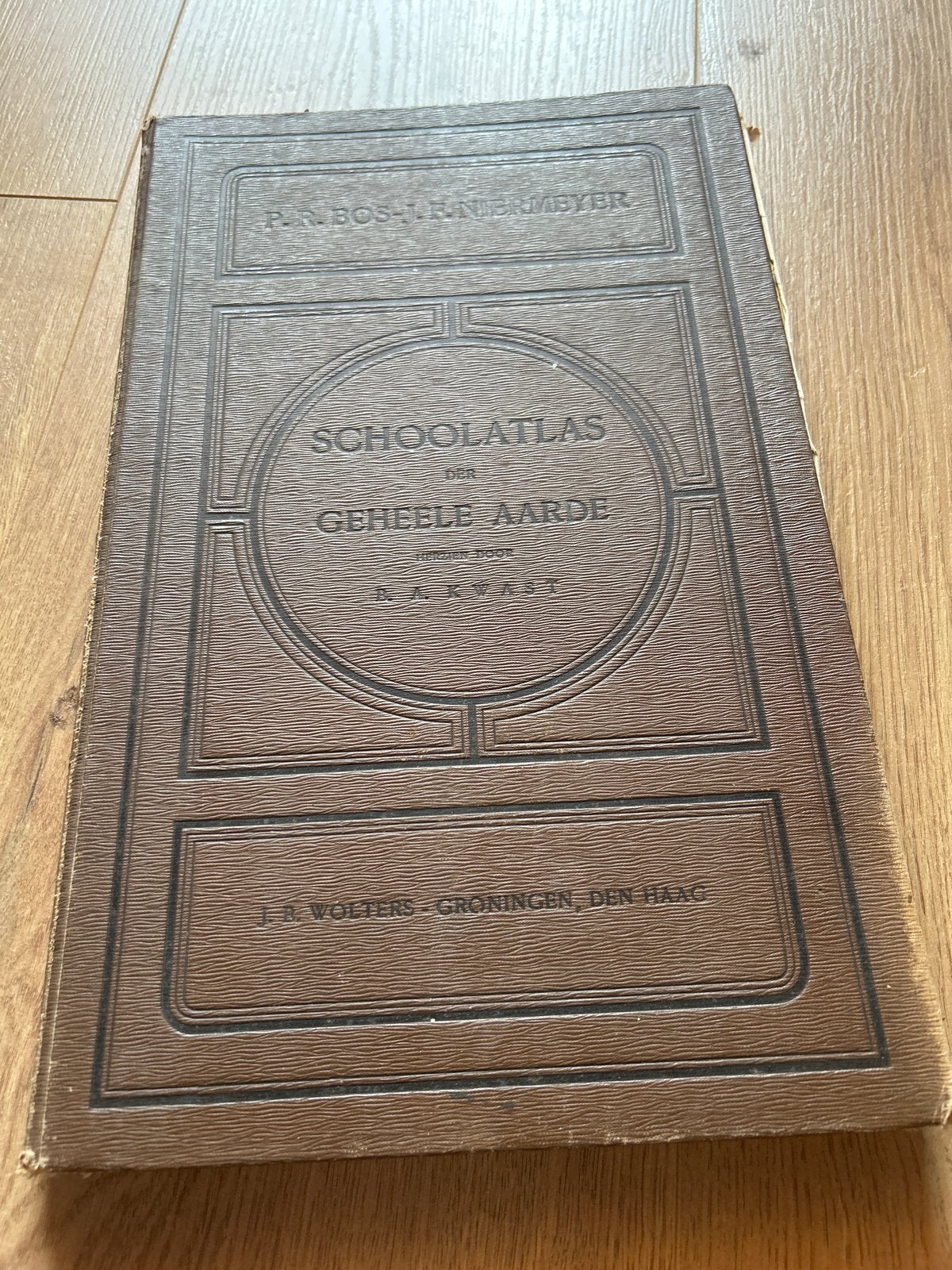 Bos-Niermeyer Schoolatlas der Geheele Aarde 1923, Gelezen, Bosatlas, Ophalen of Verzenden, 1800 tot 2000