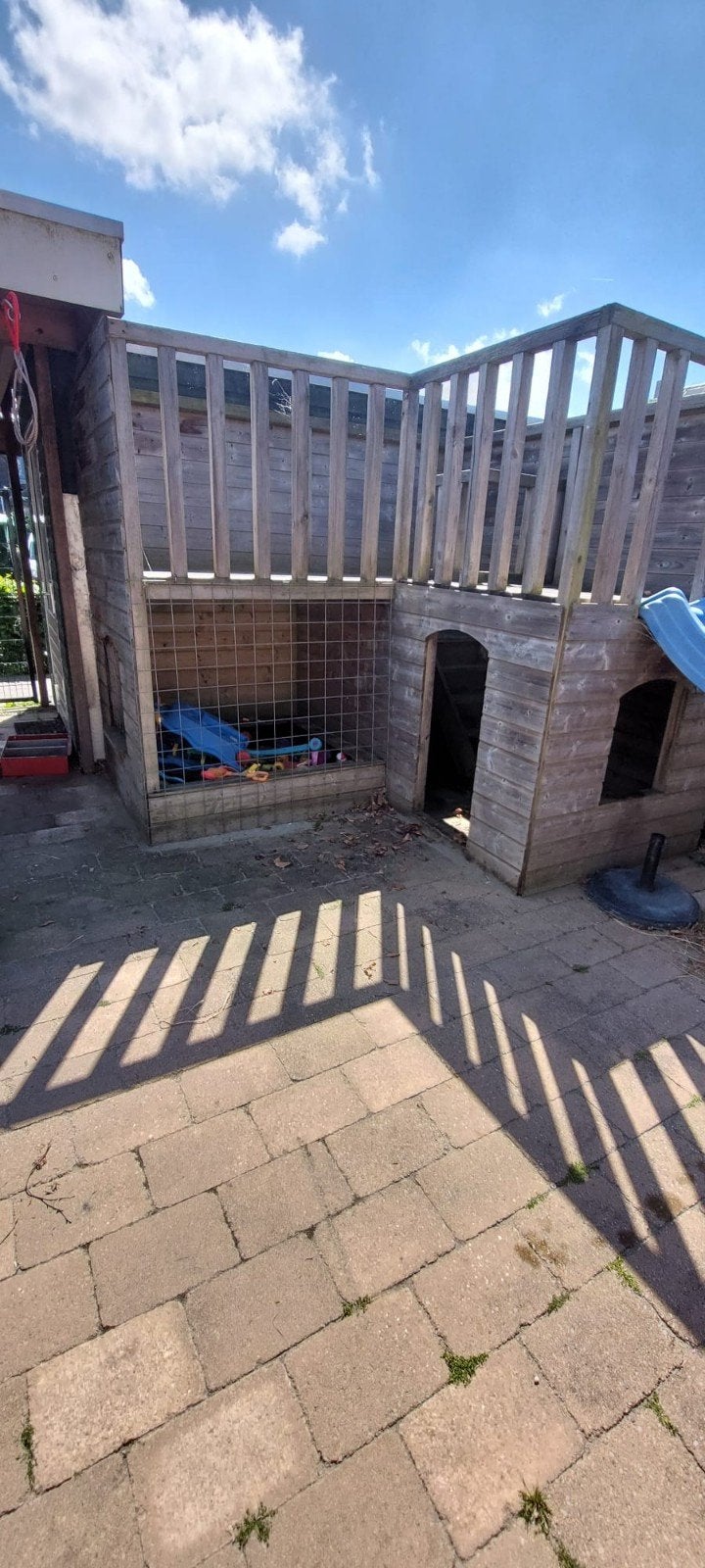 Houten speelhuis met glijbaan en zandbak, Ophalen of Verzenden, Gebruikt, Zandbak