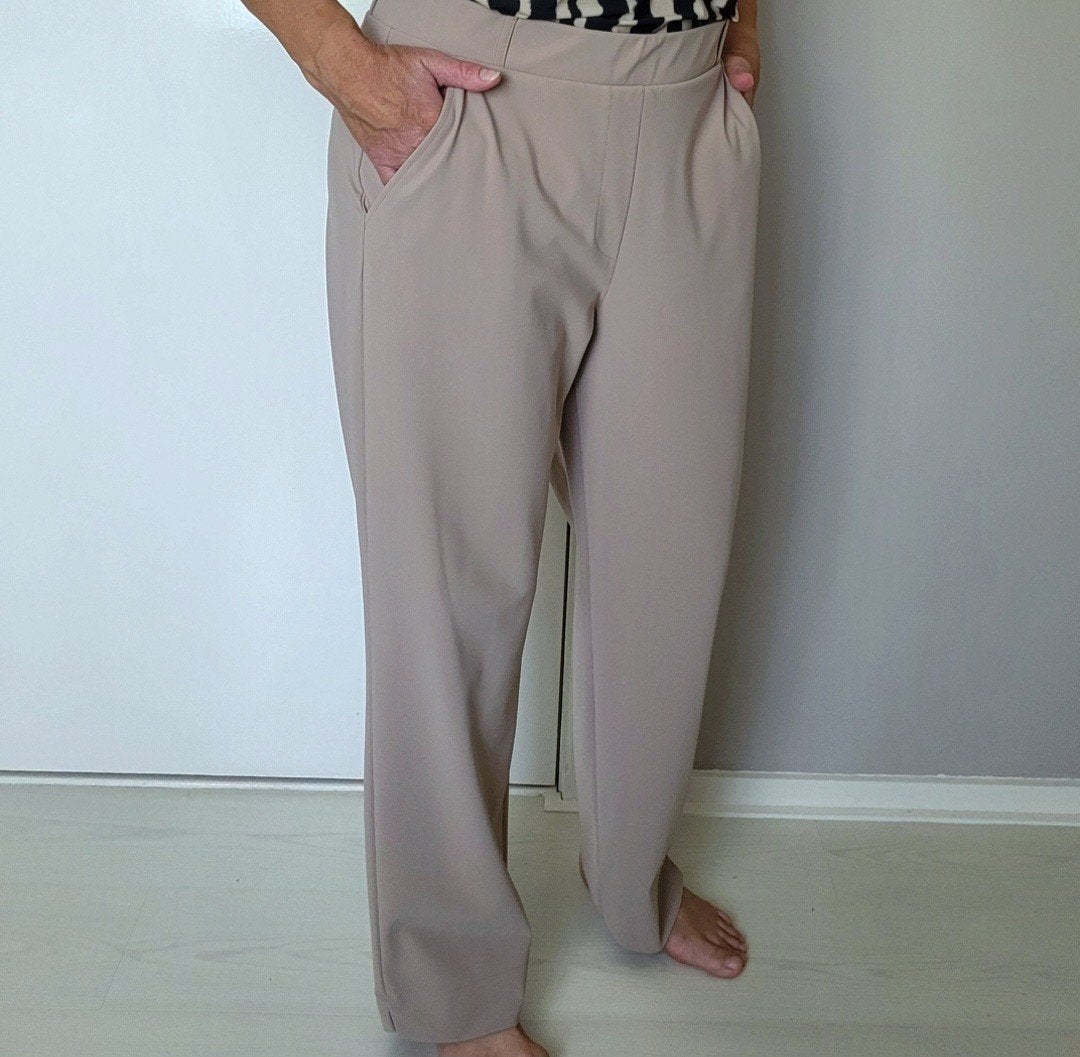 Studio Anneloes Anne Bonded broek  XXL Latte Dikke travelsto, Studio Anneloes, Verzenden, Beige, Maat 46/48 (XL) of groter