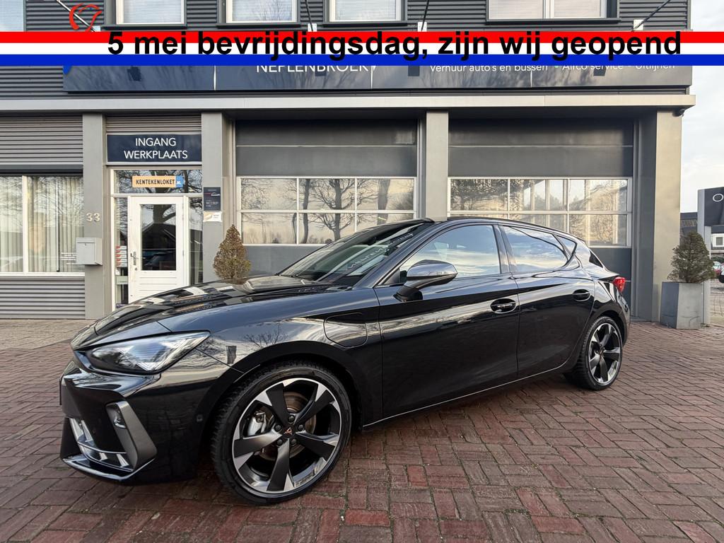 CUPRA Leon 1.5 TSI e-Hybrid 2025 Facelift SOH 99,9% Stoelver, 4 cilinders, Leon, Leder en Stof, Zwart