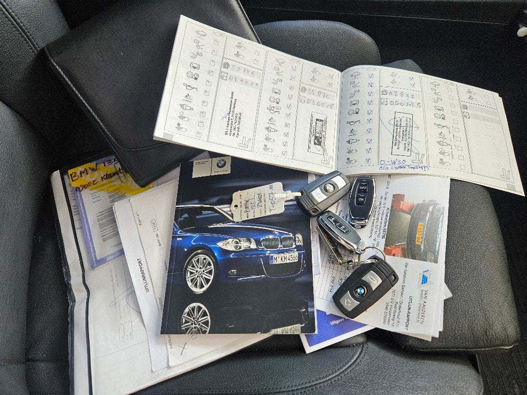 BMW 1-SERIE 135i COUPE |M-PAKKET|350 PK|AUT|*CONCOURSSTAAT*, Achterwielaandrijving, Zwart, Zwart, Particulier