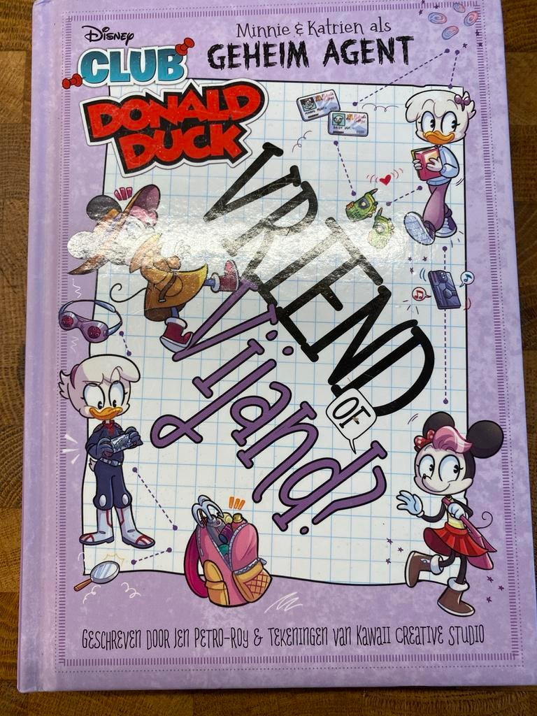 Donald Duck Club: Minnie & Katrien als Geheim Agent, Boeken, Stripboeken, Eén stripboek, Ophalen of Verzenden, Zo goed als nieuw