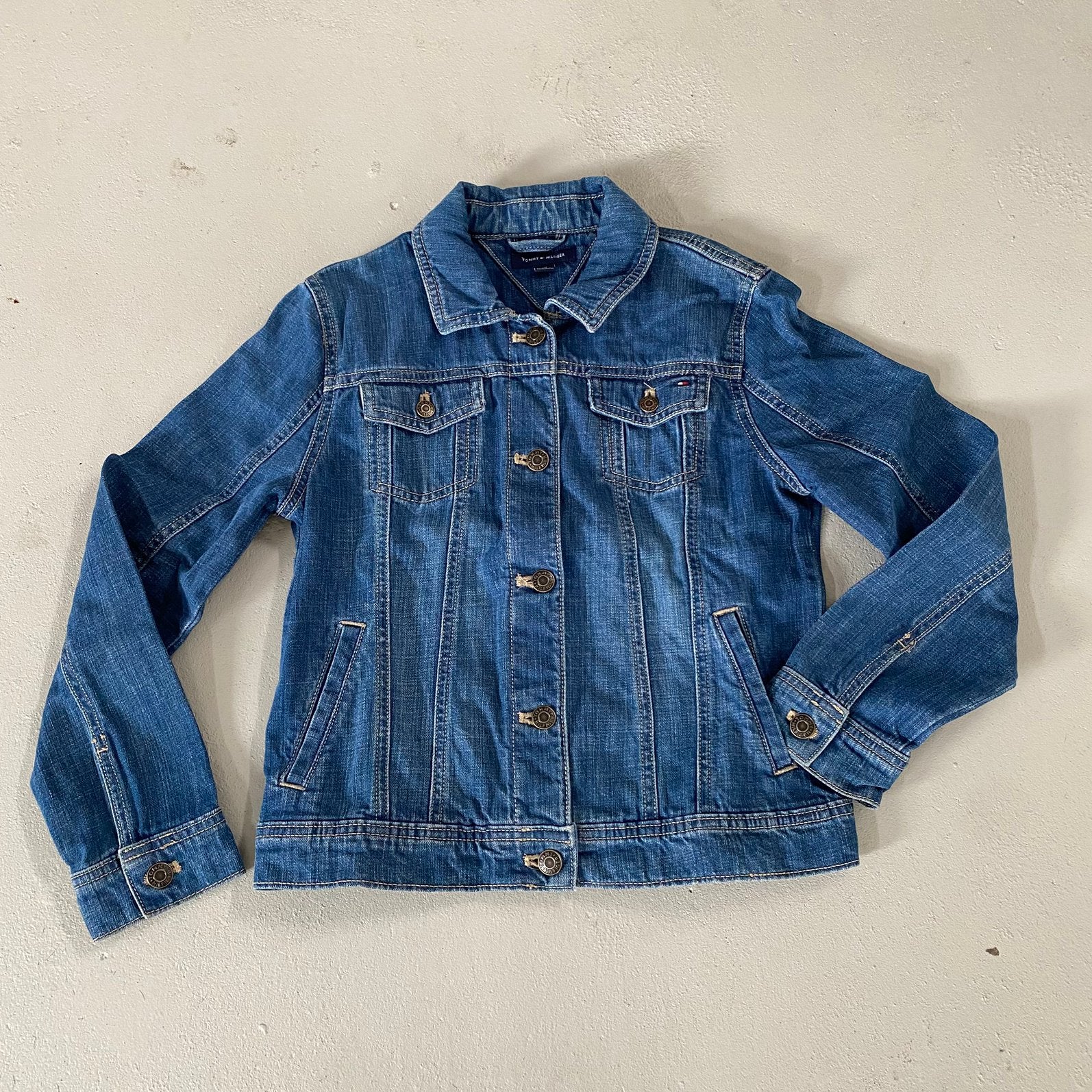 Supermooi spijker jasje van Tommy Hilfiger, maat 12-14, Verzenden, Zo goed als nieuw, Meisje, Jas