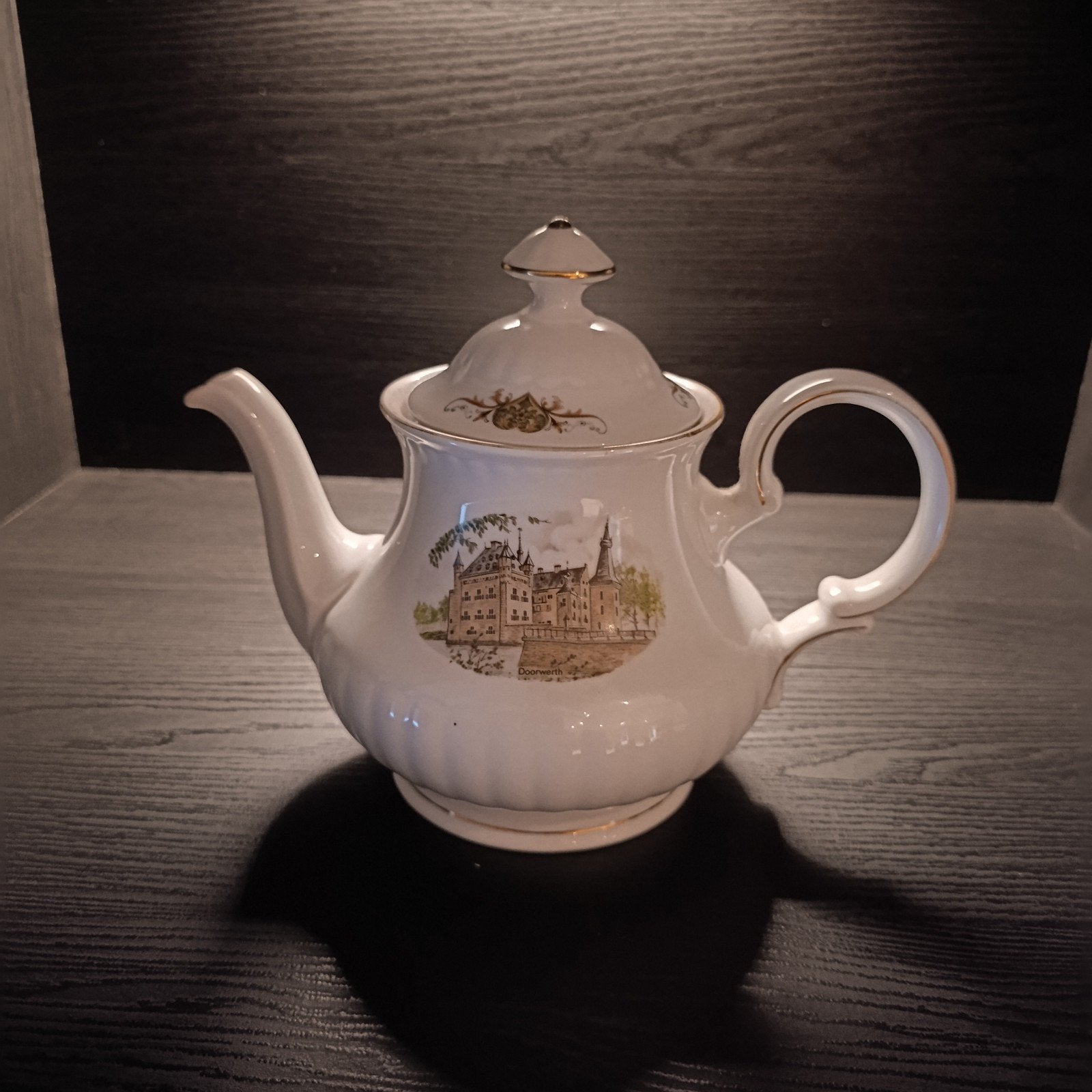Antieke theepot met kasteel Doornenburg decoratie, Antiek en Kunst, Ophalen of Verzenden
