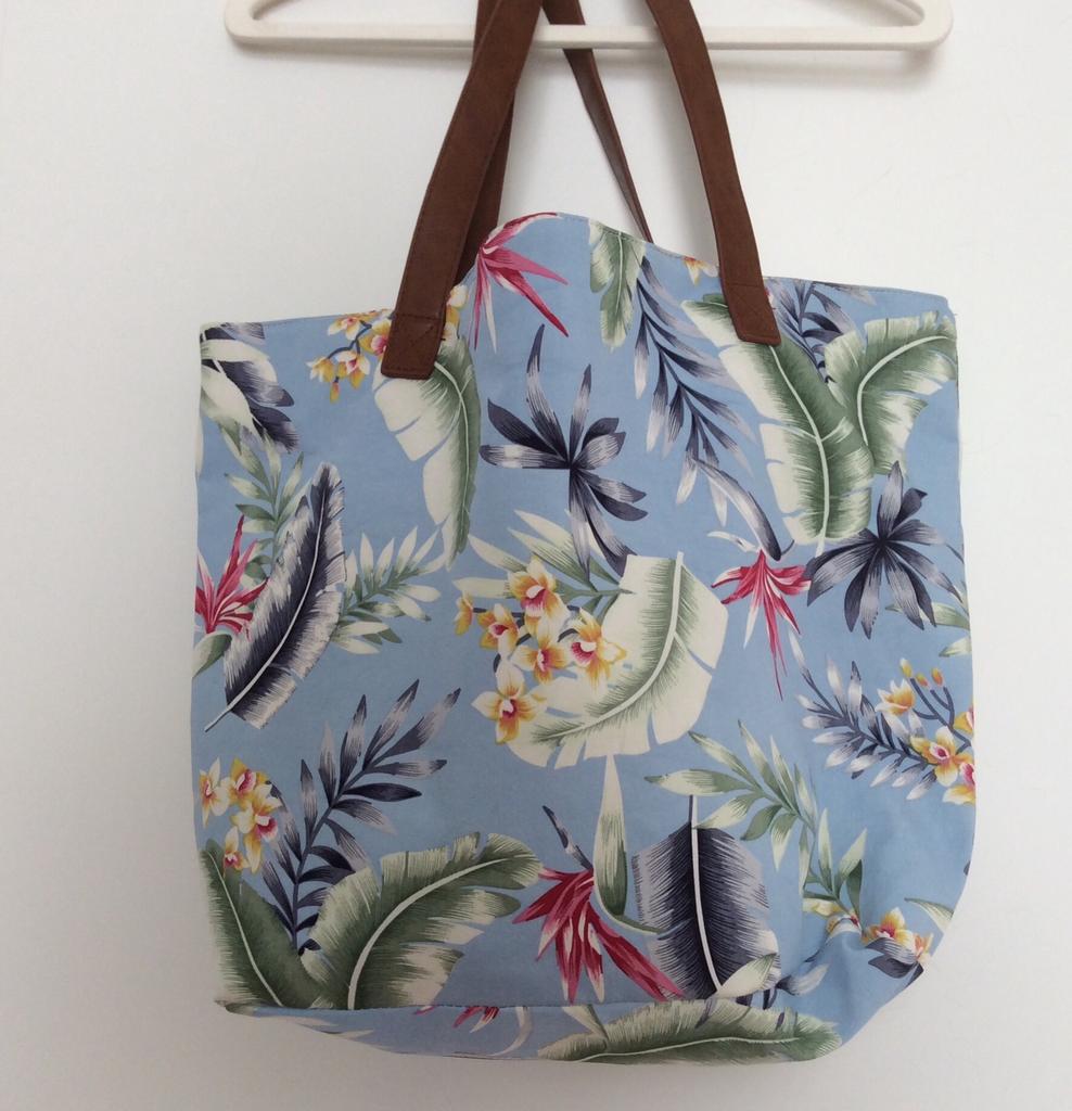 Strandtas met leren hengels, Sieraden, Tassen en Uiterlijk, Tassen | Reistassen en Weekendtassen, 40 tot 60 cm, 30 cm of meer