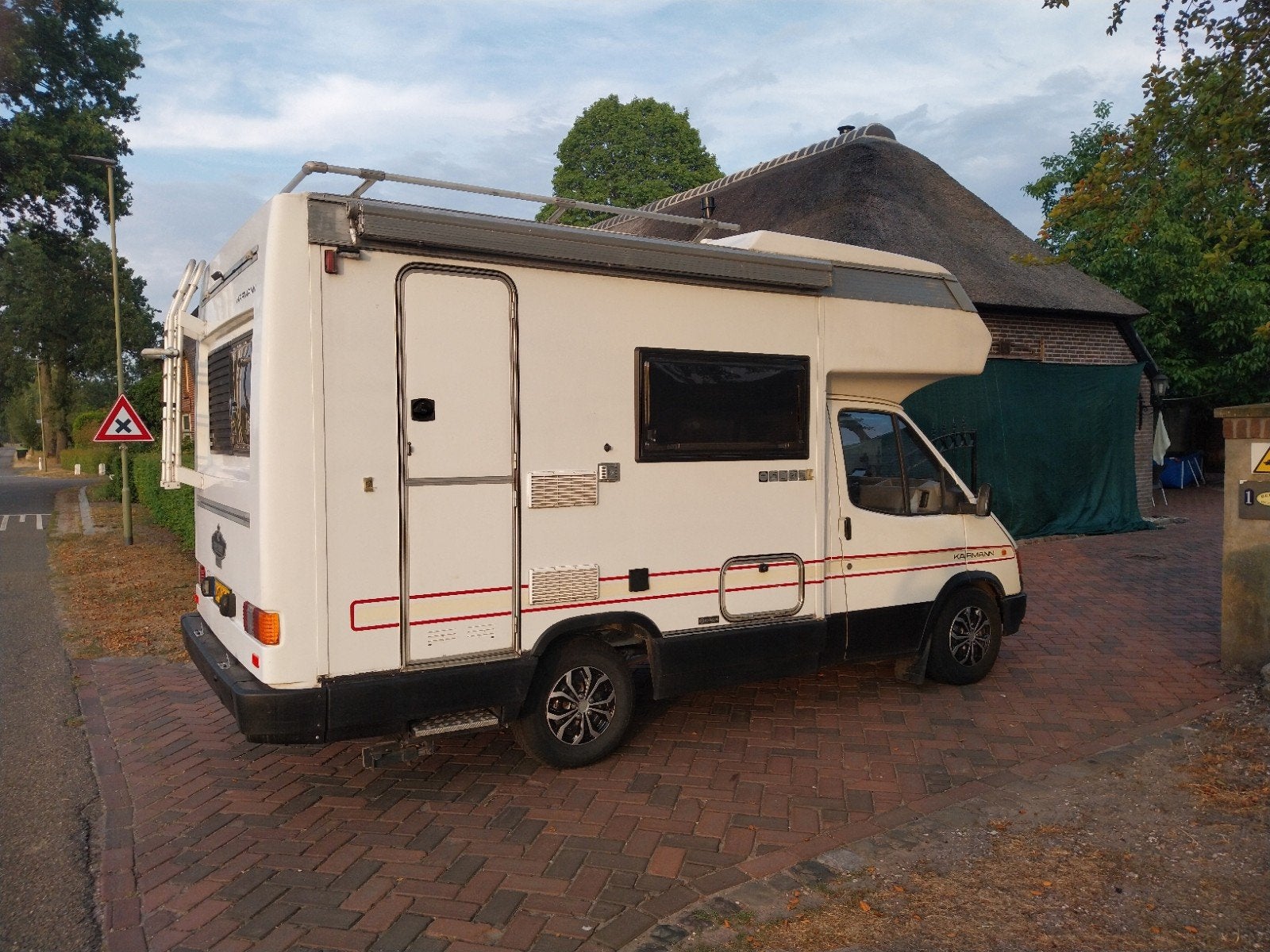 Ford Transit Karmann camper 2.0 benzine 1990  automaat!, Caravans en Kamperen, Campers, Automaat, Buscamper of Camperbus, Ringverwarming
