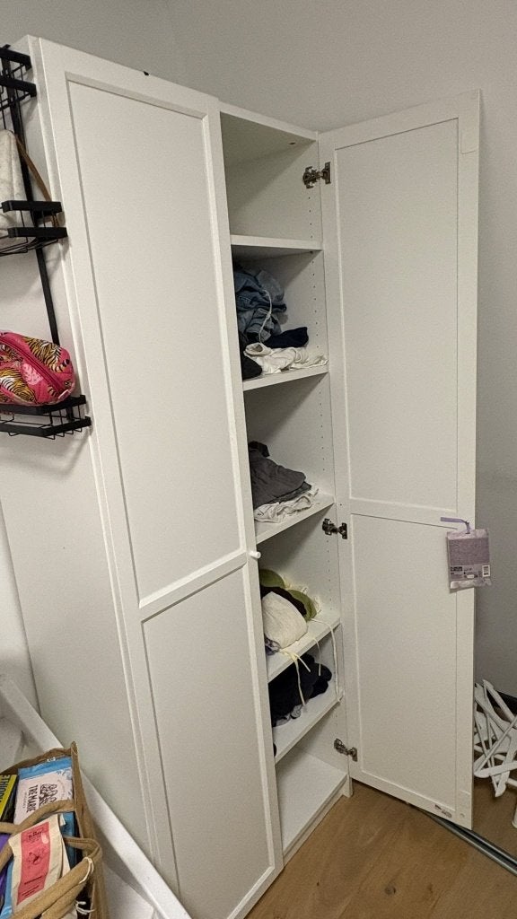 closet with shelves and doors, Ophalen, Met deur(en), 200 cm of meer, 50 tot 100 cm