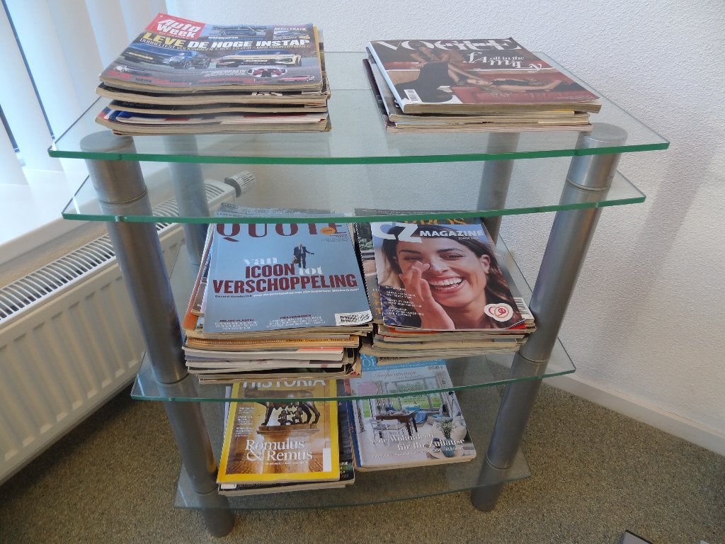 Fraaie lectuur tafel / tv tafel/ salontafel, Huis en Inrichting, Ophalen, Metaal of Aluminium, Zo goed als nieuw, 75 cm of meer