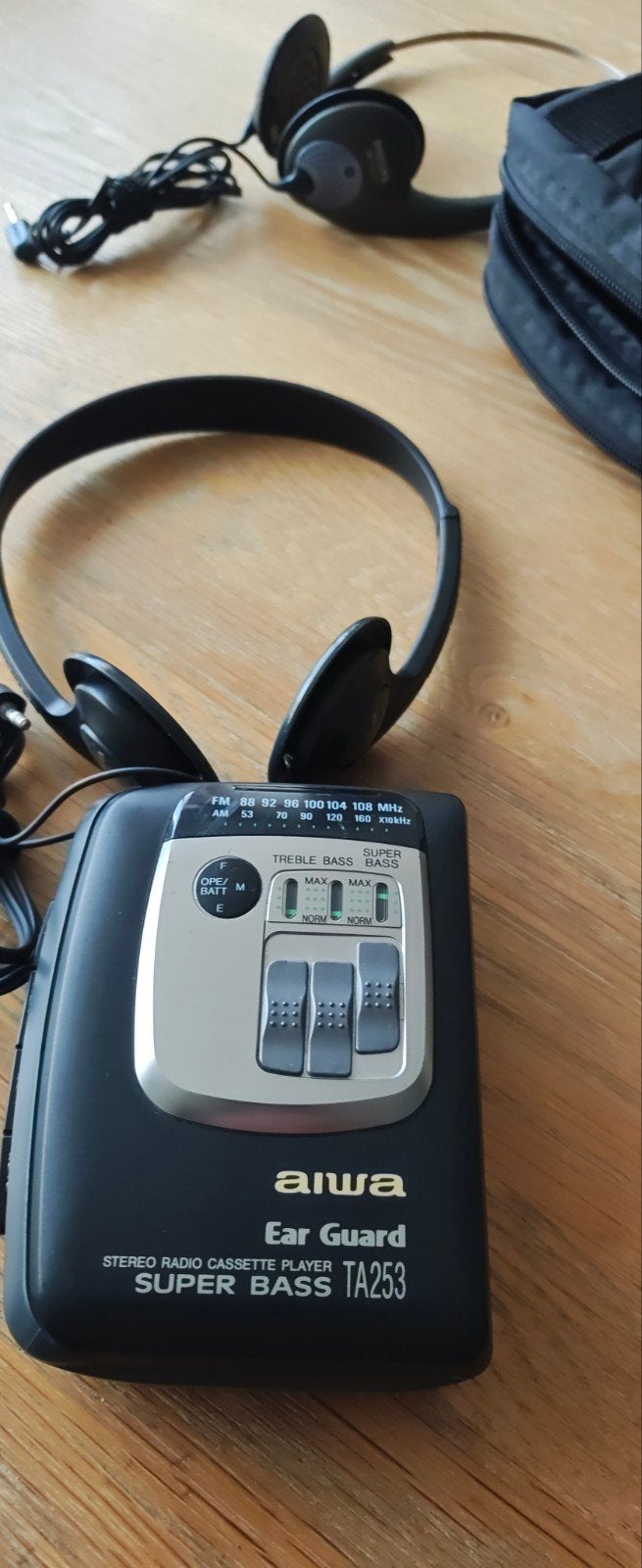 Aiwa TA253 Stereo Radio Cassette Speler met Hoofdtelefoon, Audio, Tv en Foto, Ophalen of Verzenden, Walkman