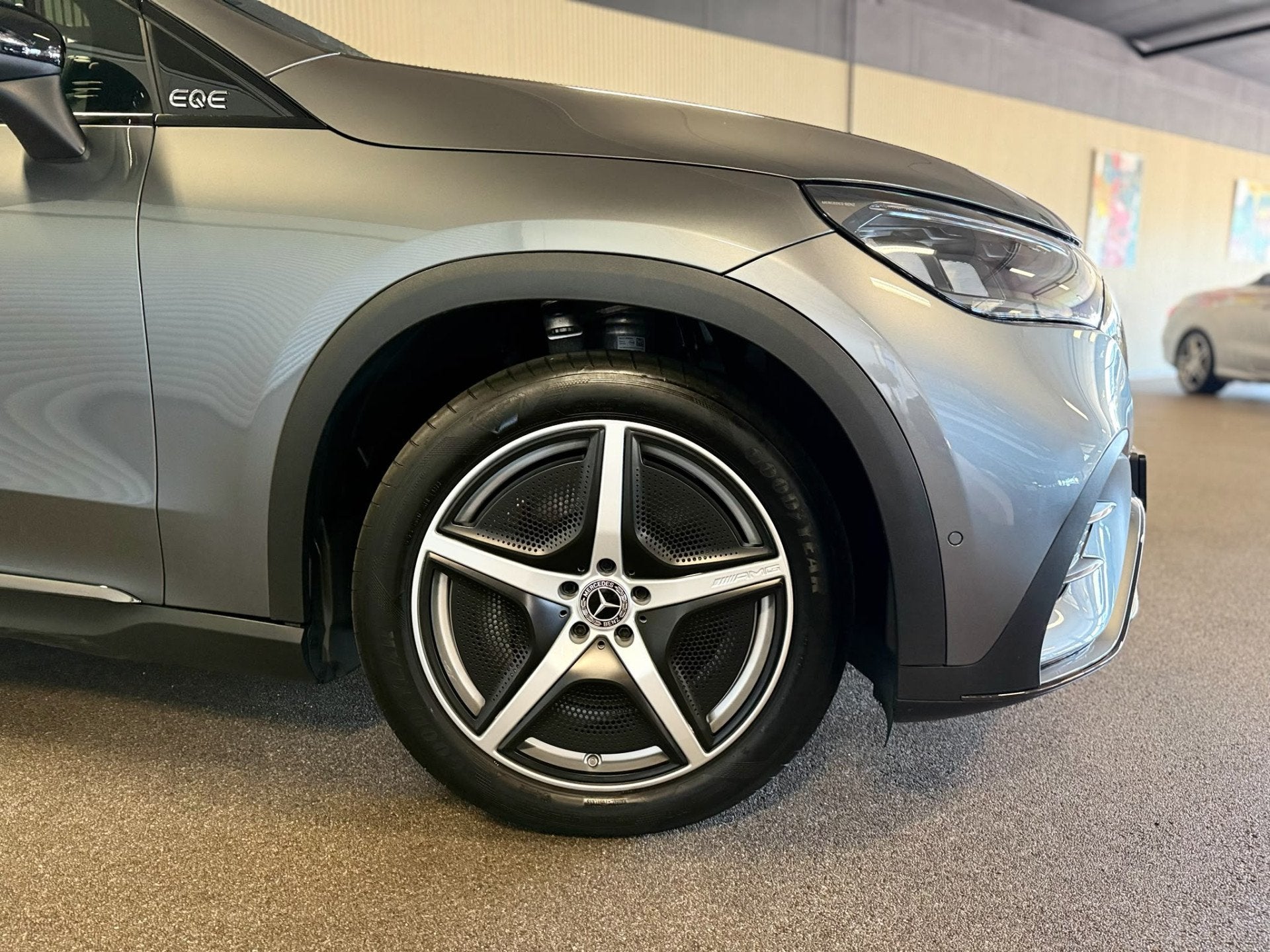 Mercedes-Benz EQE SUV 300 91 kWh AMG STYLING-PANORAMA-LUCHTV, Auto's, Automaat, Achterwielaandrijving, Gebruikt, 245 pk