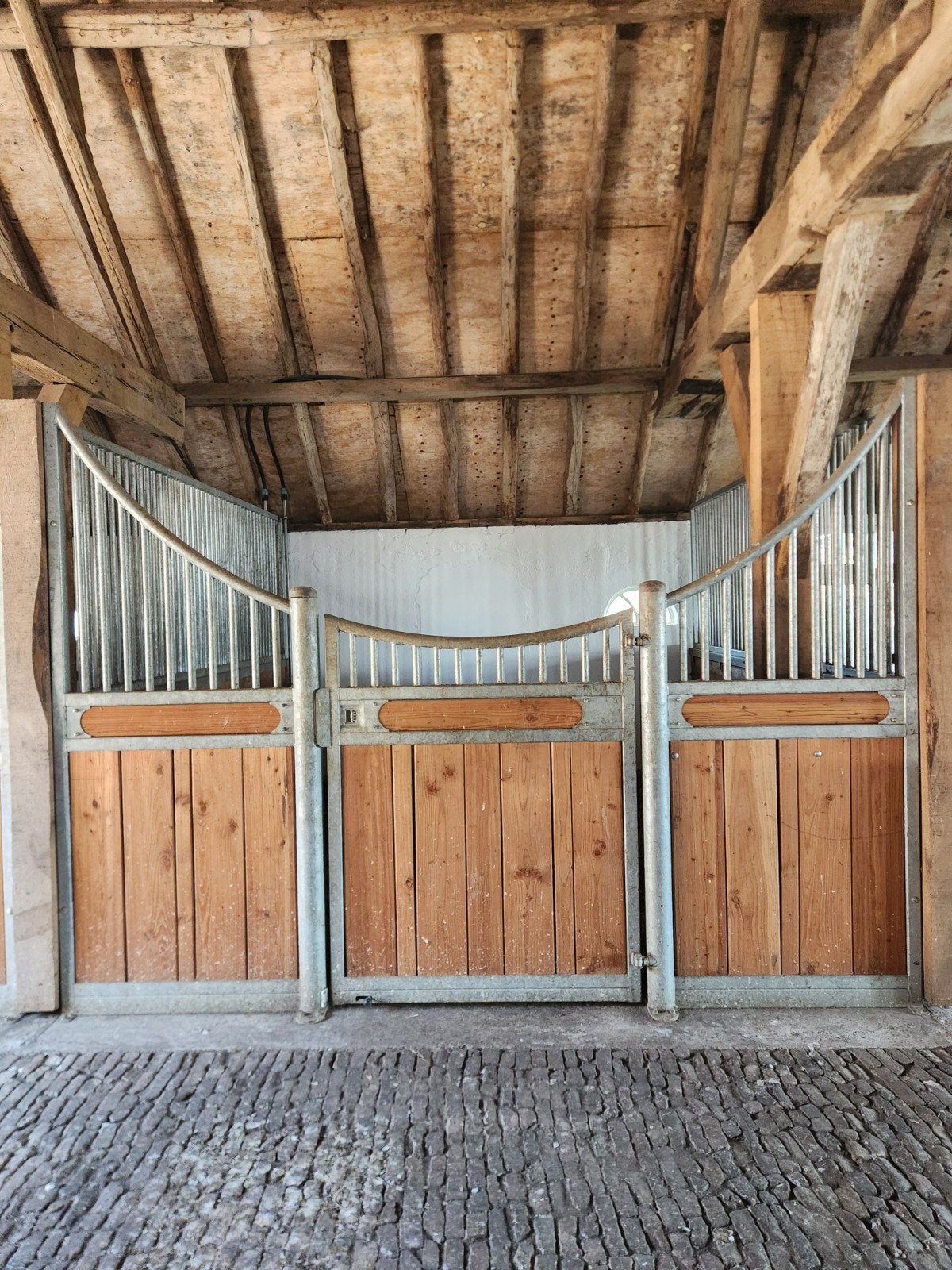 revalidatiestalling Nijkerk, Dieren en Toebehoren, Stalling, 2 of 3 paarden of pony's
