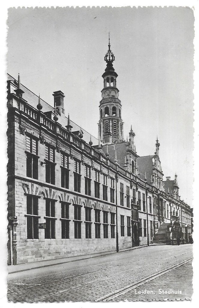 AK Leiden - Stadhuis, Verzenden, 1940 tot 1960, Ongelopen, Zuid-Holland