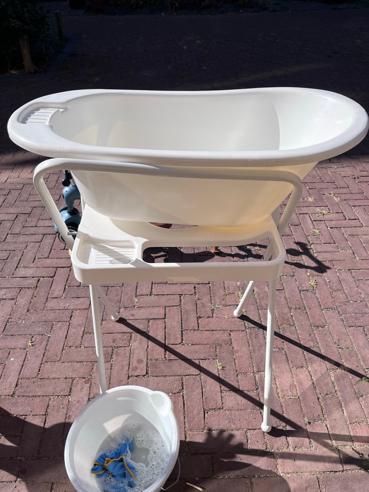 Babybadje met standaard en tummy tub, Kinderen en Baby's, Badjes en Verzorging, Ophalen, Gebruikt, Badje, Bébé-jou