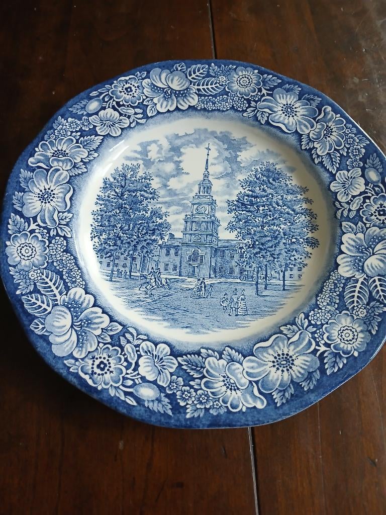 Liberty blue dinerbord met afbeelding van historisch gebouw, Ophalen of Verzenden, Zo goed als nieuw, Bord(en), Overige stijlen