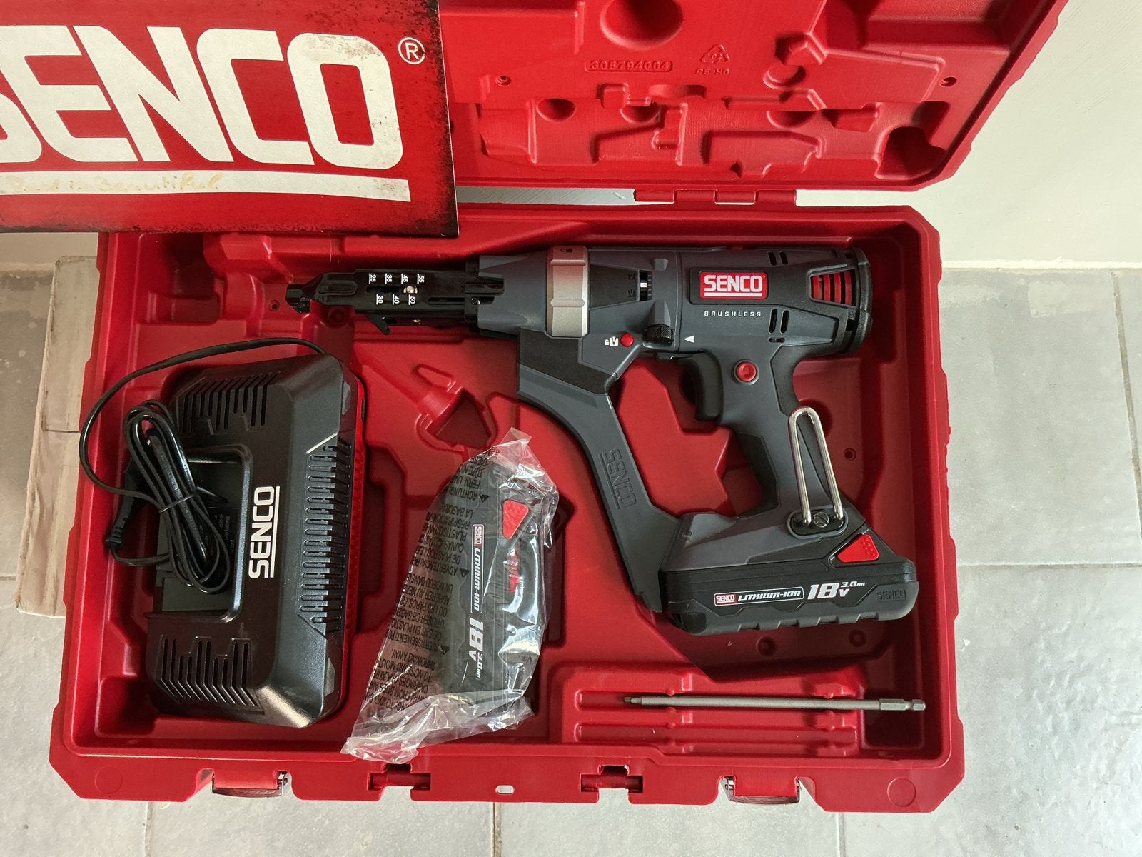 Senco DS525-18V Auto-Feed Schroefmachine met Accu en Lader, 600 watt of meer, Variabele snelheid, Ophalen of Verzenden, Zo goed als nieuw