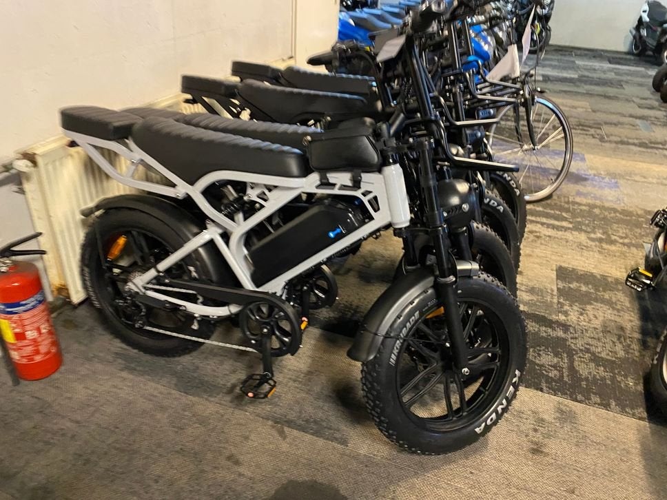 Foto 14 van NIEUWE QM WHEEL FATBIKE V20 PRO EN S20 PRO OUXI V8 NIEUW