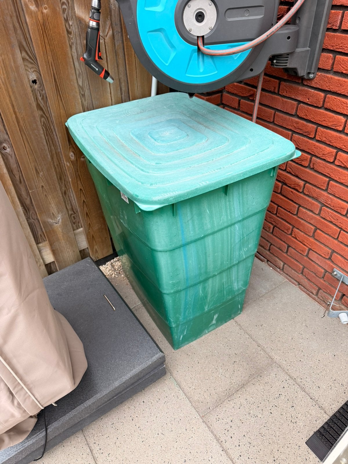 Gratis watercontainer/regenton 300 liter, Tuin en Terras, 150 liter of meer, Ophalen of Verzenden, Gebruikt