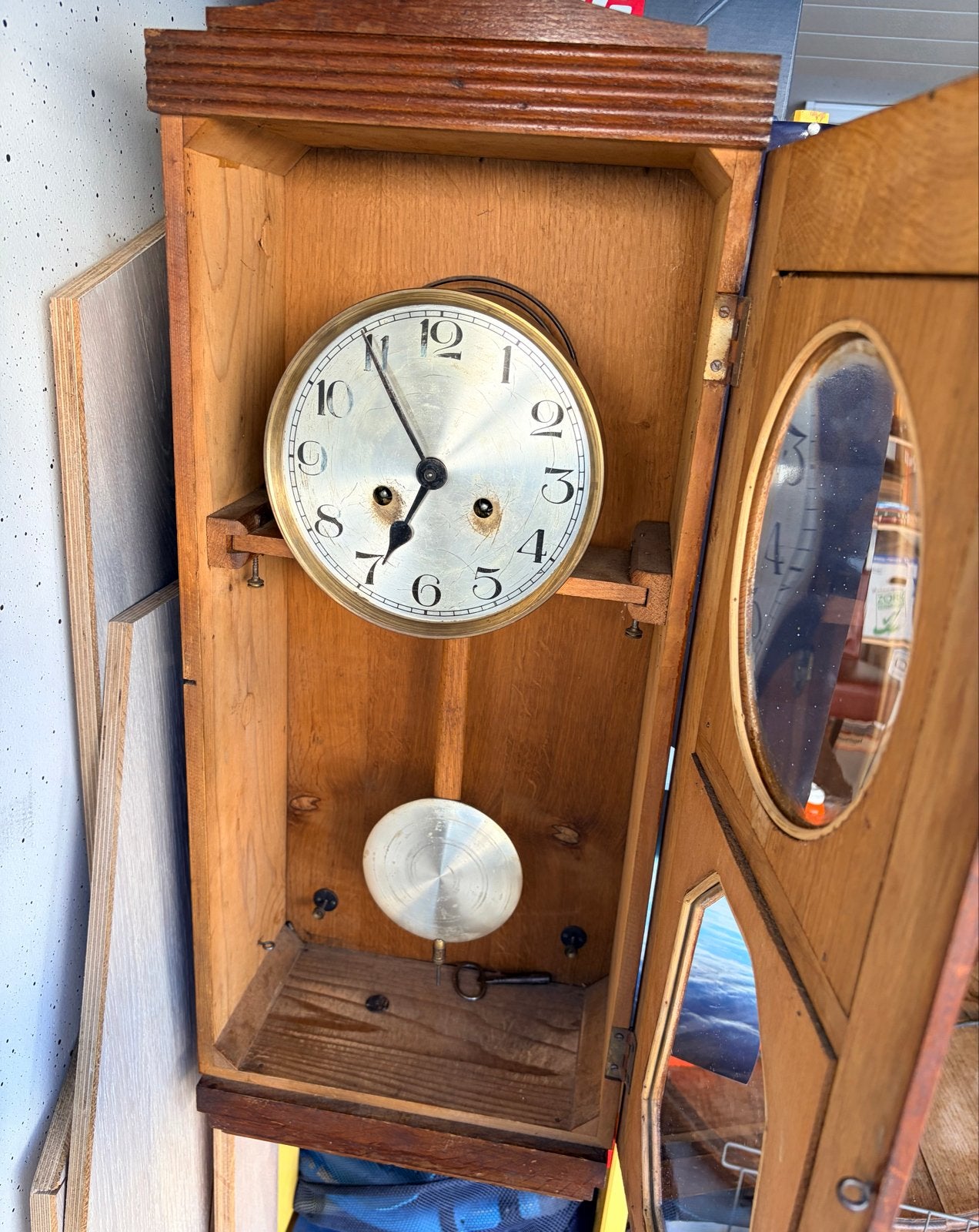 Antieke houten wandklok met slinger, Ophalen of Verzenden