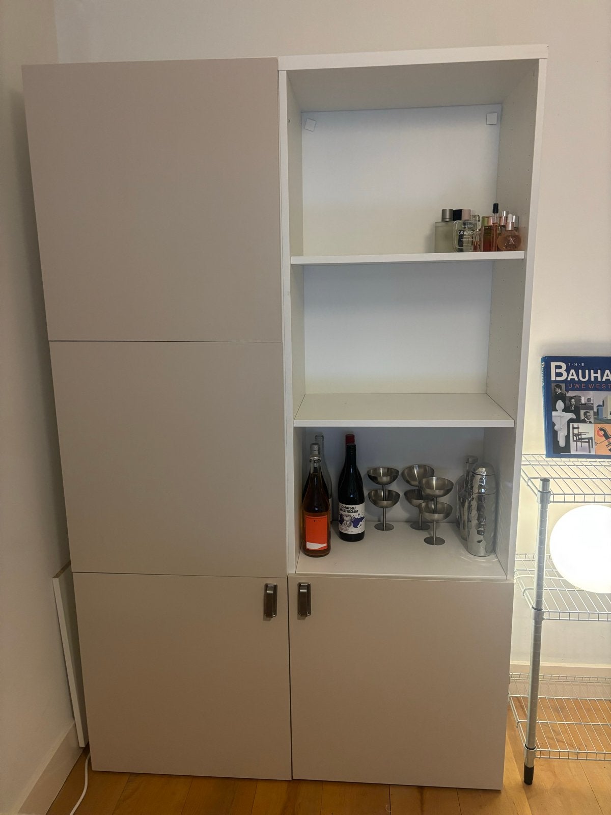 Ikea Besta kast/closet beige met open vakken en deuren, Ophalen, Gebruikt, 100 tot 150 cm, 200 cm of meer