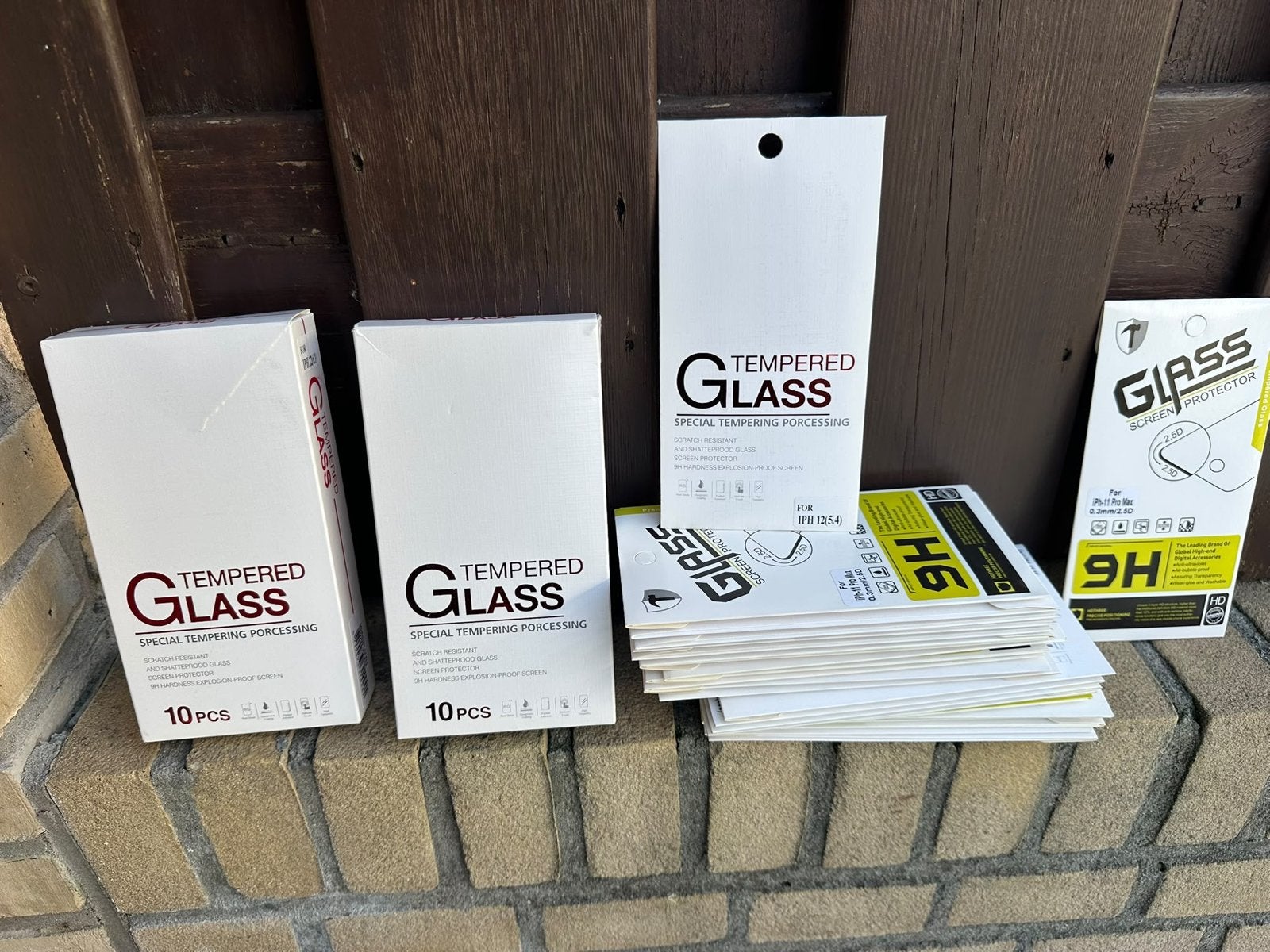 Foto 6 van Grote partij iPad hoezen, Apple Watch bandjes en screenprote
